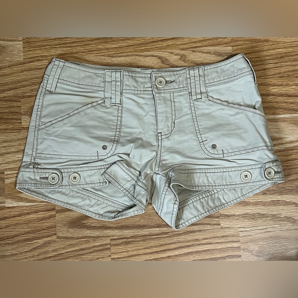 Aeropostale Khaki Cargo Shorts Women’s 1/2 Low Rise Button Hem Utility Casual